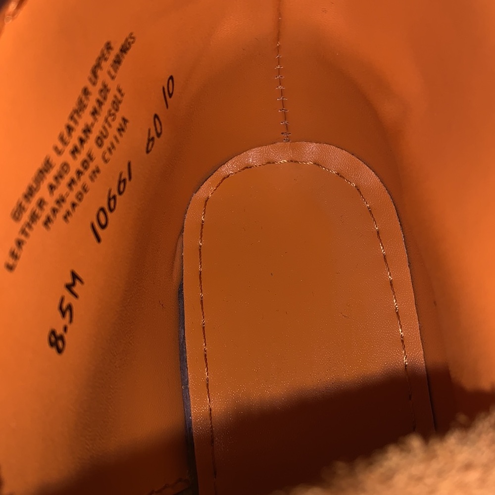 TIMBERLAND tan boots with brown leather on top of boots size 8.5. - Picture 6 of 9